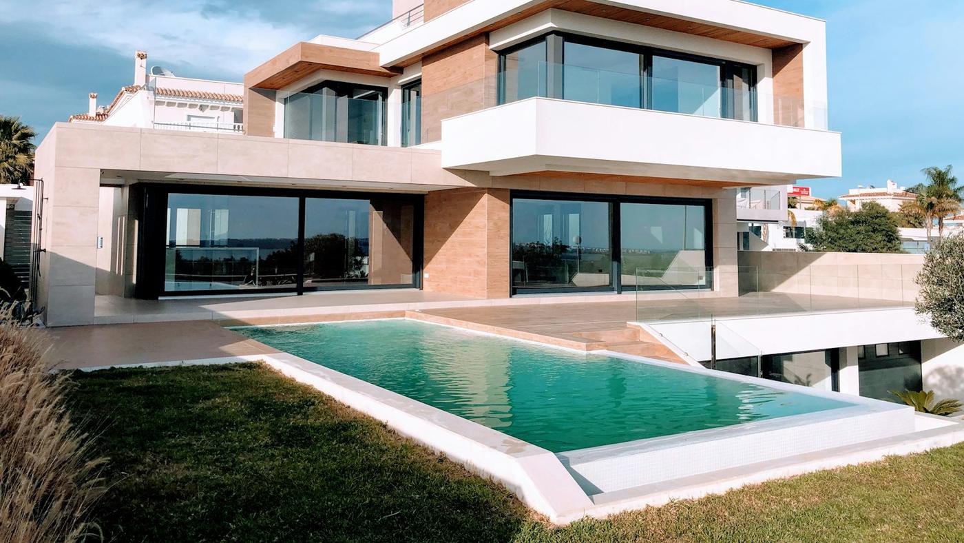 Contemporary two-storey house with a swimming pool